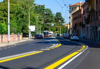 Immagine asfaltature via Murri